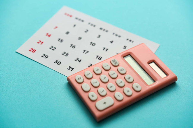 マウスピース矯正ですきっ歯を治す場合にかかる費用と期間のイメージ