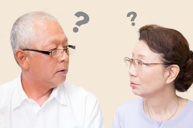 保険の入れ歯で十分というのは本当か考える男女