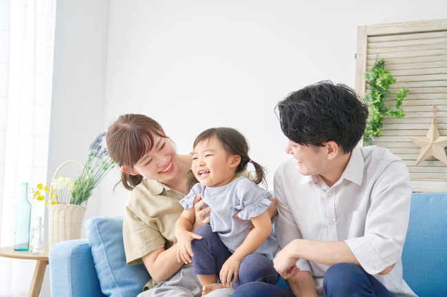 笑顔の親子