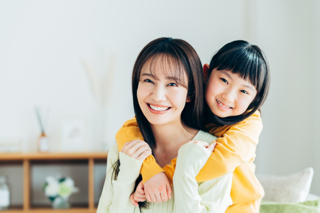 笑顔の母娘